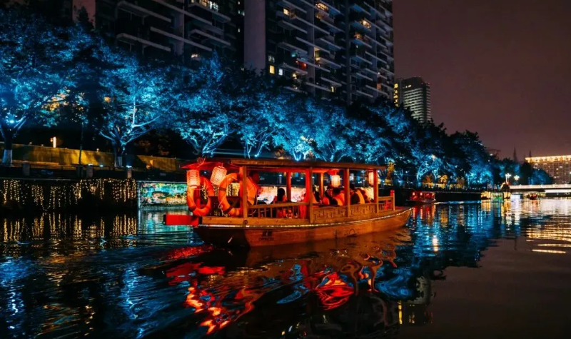 LED显示屏点亮夜游经济，，，科技赋能夜间消耗新图景